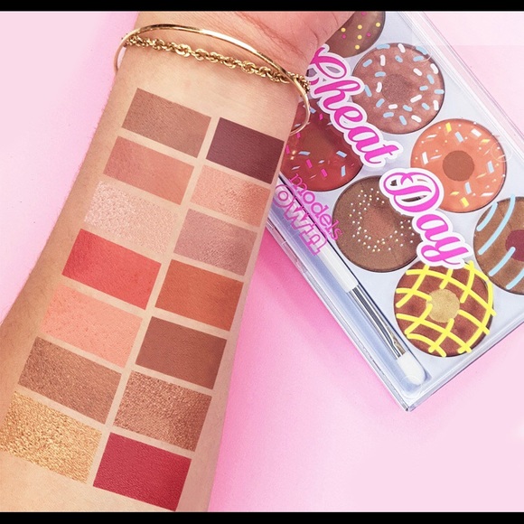 Models Own Cheat Day Eyeshadow Palette - Picture 3 of 3